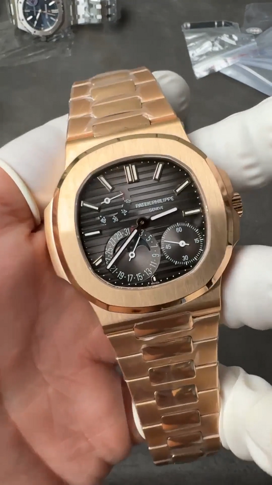Patek Philippe Nautilus 5712/1R-001 – 18K Rose Gold