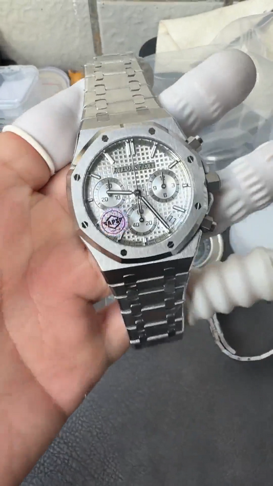 Audemars Piguet Royal Oak Chronograph – Silver Dial – Stainless Steel