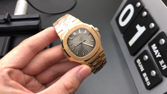 Patek Philippe Nautilus – 18K Rose Gold – Brown Dial